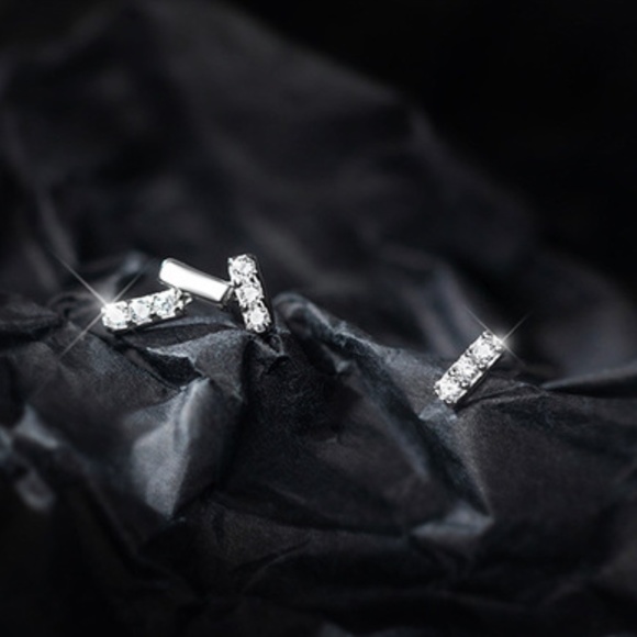 925 Sterling Silver Dainty Mismatched Rhinestone Geometric Stud Earrings - Picture 2 of 5